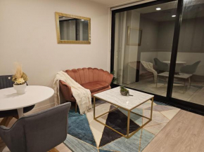 Urban Haven - Spa, Pool and Patio
